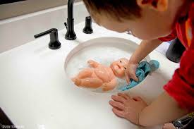 Baby alive bath time with all about baby bathtub play set and toy review, by toysreviewtoys in collaboration with disneycartoys. Baby Doll Bath A Quick And Easy Toddler Activity Busy Toddler