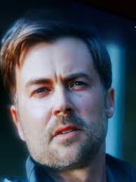 What line of work is the main character in Manifest?