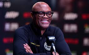 'Não fala comigo até hoje': presidente do UFC desabafa sobre Anderson Silva