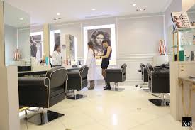 Collection de jennifer allard • dernière mise à jour il y a 6 semaines. Immersion Chez Claude Maxime Le Coiffeur Incontournable Du Triangle D Or Firstluxe