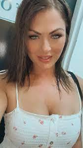 Shelly Blackman's Instagram, Twitter & Facebook