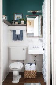 If you need extra space for toiletries like shampoo, soap, and face wash, hang a shoe organizer on your bathroom door. 84 Small Apartment Bathroom Decoration Ideas Bathroom Decor Apartment Simple Bathroom Decor Apartment Decorating Rental