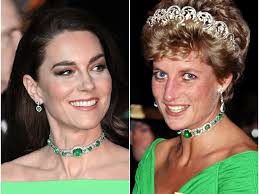 Is it disrespectful to completely rework your engagement/wedding rings? She  seems to be wearing yet another version of her rings. : r/SaintMeghanMarkle