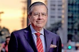 A record continua empenhada em tentar melhorar os resultados de audiência do domingo espetacular. O Cao Que Fuma Morre O Jornalista Paulo Henrique Amorim Aos 77 Anos