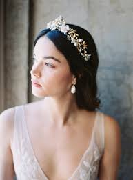 How to Choose a Bridal Crown As the Epitome of Elegance and Luxury? -