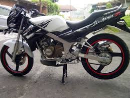 Daftar harga motor ninja putih terbaru juni 2021. Sticker Striping Motor Kawasaki Ninja R 150l 2011 Hitam Putih Lazada Indonesia