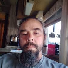 Recognize Arkansas family from pool?