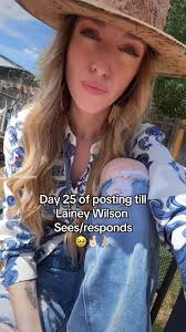 Lainey Wilson 14