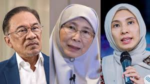 Anwar should also drop wife, daughter if PKR seriously wants to inject new  blood”
