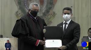 To make it easy, first we. Seremos Implacaveis Com O Desperdicio Diz David Almeida Na Posse Como Prefeito De Manaus Cerimonia Teve Canto De Louvor Amazonas G1