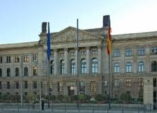 Pronounced) is a legislative body that represents the sixteen länder (federated states) of germany at the federal level. Bundesrat Einfach Erklart Fur Kinder Und Schuler
