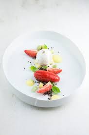 Dessert Mit Erdbeer Sorbet Geeister Nougat Basilikum Creme Erdbeer Sorbet Basilikumcreme Erdbeersorbet