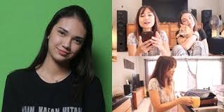 Lipstik merah dan rambut bergelombang membuat haico tampil lebih dewasa. 6 Potret Rumah Haico Van Der Veken Yang Minimalis Dan Bernuansa Industrial Kapanlagi Com
