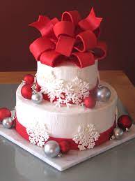 25 Breathtaking Christmas Wedding Ideas Christmas Celebration All About Christmas Christmas Wedding Cakes Christmas Cake Winter Cake