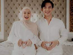 See more of dinda hauw on facebook. Usia Kandungan Sudah 5 Bulan Dinda Hauw Pengen Anak Pertamanya Laki Laki Indozone Id