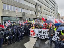 9.00 dnia 25 sierpnia br. Protest Rolnikow W Warszawie 13 10 2020 Zapis Relacji Protestujacy Pod Senatem Zdjecia Gazeta Pomorska
