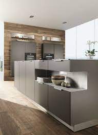 In sachen möbelfronten für küche, wohnzimmer und schlafzimmer herrscht seit jahren eine einzige frage: Hochglanz Oder Matt Welche Kuchenfronten Sind Pflegeleichter Kuchenfinder Kuche Holzboden Kuchen Fronten Moderne Kuche