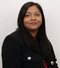 I don't subscribe to the commonly held belief that an unsung hero is  someone who often doesn't get noticed or praised for doing hard work, being  brave, or achieving results.