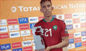 سفيان رحيمي 1076 صوت يوسف. Ø³ÙÙŠØ§Ù† Ø±Ø­ÙŠÙ…ÙŠ ÙŠÙ†Ø§Ù„ Ø¬Ø§Ø¦Ø²Ø© Ø£ÙØ¶Ù„ Ù„Ø§Ø¹Ø¨ ÙÙŠ Ù…Ø¨Ø§Ø±Ø§Ø© Ø§Ù„Ù…Ù†ØªØ®Ø¨ Ø§Ù„Ù…Ø­Ù„ÙŠ Ø£Ù…Ø§Ù… Ø§Ù„Ø·ÙˆØºÙˆ Cawalisse ÙƒÙˆØ§Ù„ÙŠØ³ Ø§Ù„ÙŠÙˆÙ…