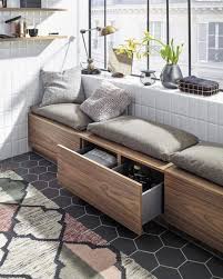Exemple De Banc Accueillant Les Chaussures Dans Le Couloir Banquette Salle A Manger Deco Maison Idees De Meubles