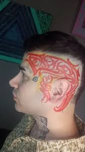 🖐🔥 “El toque” moderno. Inspirado en la Creación de Adán, pero con una  vuelta callejera. Graffiti, contraste y técnica: una mezcla de arte urbano  y clásico que no pasa desapercibida. 💉Diseño personalizado