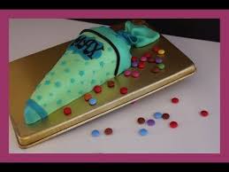 Der Tag Der Einschulung Ist Ein Ganz Besonderer Ein Neuer Lebensabschnitt Beginnt Und Das Will Gefeiert W Torte Einschulung Schultute Torte Einschulungskuchen