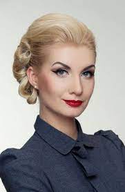 25 Professional Haircut For Women To Try On Every Type Of Work Elle Hairstyles Womens Hairstyles Hair Styles Business Hairstyles