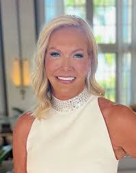 Ann Bain's Instagram, Twitter & Facebook