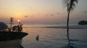 Su prenotazione, è possibile riservare lo spazio per feste e. Il Tramonto Dalla Piscina Picture Of You And Me By Cocoon Maldives Raa Atoll Tripadvisor