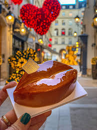 Le Grand Cafe Fauchon Le Bistrot Chic Place De La Madeleine Gateaux Et Desserts Beaux Desserts Desserts A L Assiette
