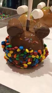 Micky Mouse Chocolate Apple Video In 2020 Candy Apple Recipe Chocolate Apples Chocolate Caramel Apples