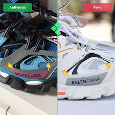 Balenciaga Track Sneakers Black And Green Step 5 Inspect The 3m Glow Reflective Parts Of Your Balenciaga Track Sneakers In 2020 Sneakers Balenciaga Sneakers Guide