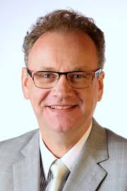 Maschmeyer lernte seine spätere frau bettina bei der ovb kennen, wo sie seine persönliche assistentin war. Thomas Maschmeyer Wikipedia