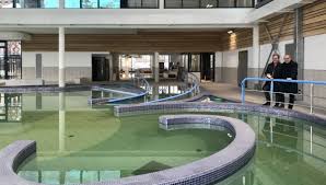 Cela faisait 3 ans que l'on attendait, les girondins vont enfin pouvoir profiter des 35 000 m² du parc aquatique de libourne. Photos Le Nouveau Centre Aquatique A Libourne Sera Pret A Accueillir Des Visiteurs Avant L Ete