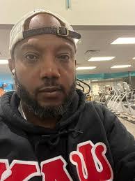 Ernest Lassiter's Instagram, Twitter & Facebook