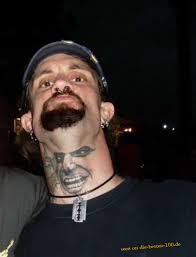 Männer lasst euch inspirieren für euer nächstes tattoo projekt. Horror Tattoos Sprich Mit Ihm Mann Am Hals Tattoo Die Besten 100 Bilder In Vielen Kategorien