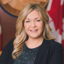 Jackie Clayton's Instagram, Twitter & Facebook