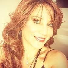 Lisa Thames's Instagram, Twitter & Facebook