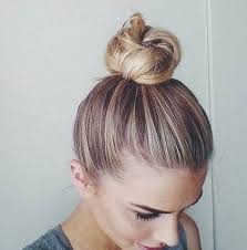 16 Schick Top Bun Frisuren Fur Den Sommer Elegante Frisuren Fur Moderne Haar Bun Hairstyles Hair Long Hair Styles