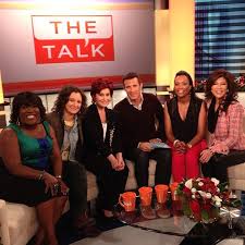 Thetalk Hosts Chatting W Showbiztonight S Ajhammer Talk Show Talk Current Tv