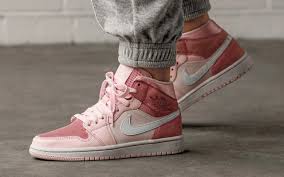 Newest air jordan 1 retro basketball shoes include jordan 1 phat,jordan 1 low tops,leopard print jordan 1,jordan 1 high tops for men on sale,cheap air jordan 1,wholesale air jordan 1 retro shoes for men and boys online from china manufacturer. Basket Jordan Femme Off 72 Cheap Price