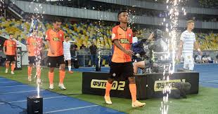 У фіналі ліги європи будуть післяматчеві пенальті та вибіжить вболівальник. Liga Yevropi 2020 21 Potencijni Superniki Dinamo I Shahtarya V 1 8 Finalu Koli Zherebkuvannya Sport Tch Ua