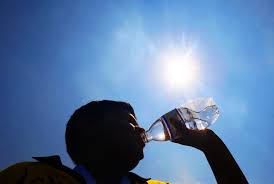 Susah buang air kecil atau susah kencing bisa disebabkan oleh berbagai hal, seperti melemahnya otot kandung kemih dan sumbatan pada. Hati Hati Terlalu Banyak Minum Air Kosong Boleh Mudaratkan Kesihatan Famili Mstar