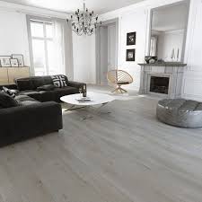 Graues Parkett Richtig Kombinieren 20 Wohnideen Und Inspirationen Dekoration Gram Grauer Boden Wohnzimmer Grau Heller Holzboden