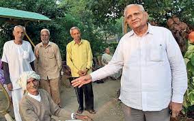 Prime minister narendra modi's younger brother is in delhi as part of the republic day tableau team from gujarat, officials said on wednesday. The Other Modis Meet Prime Minister S Extended Family Living In Quiet Obscurity News Makers News Issue Date Jan 9 2017