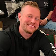 Does the shifter dial keep turning past park or drive?