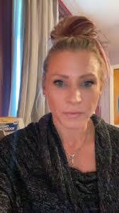 Kimberly Lowman's Instagram, Twitter & Facebook