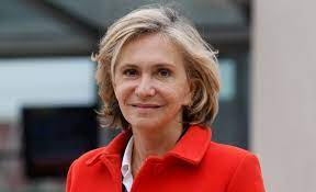 Biography valérie pécresse is the daughter of dominique roux (ceo of bolloré telecom since january 2007). G2ok4o4ppv7mm
