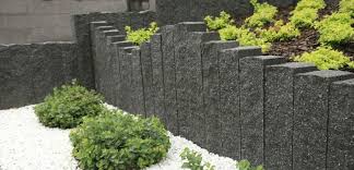Granit Palisaden 20 Ideen Fur Schone Gartengestaltung Mit Bildern Granit Palisaden Gartenstrukturen Gartengestaltung