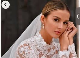 Who can do my makeup for graduation in Lakeland